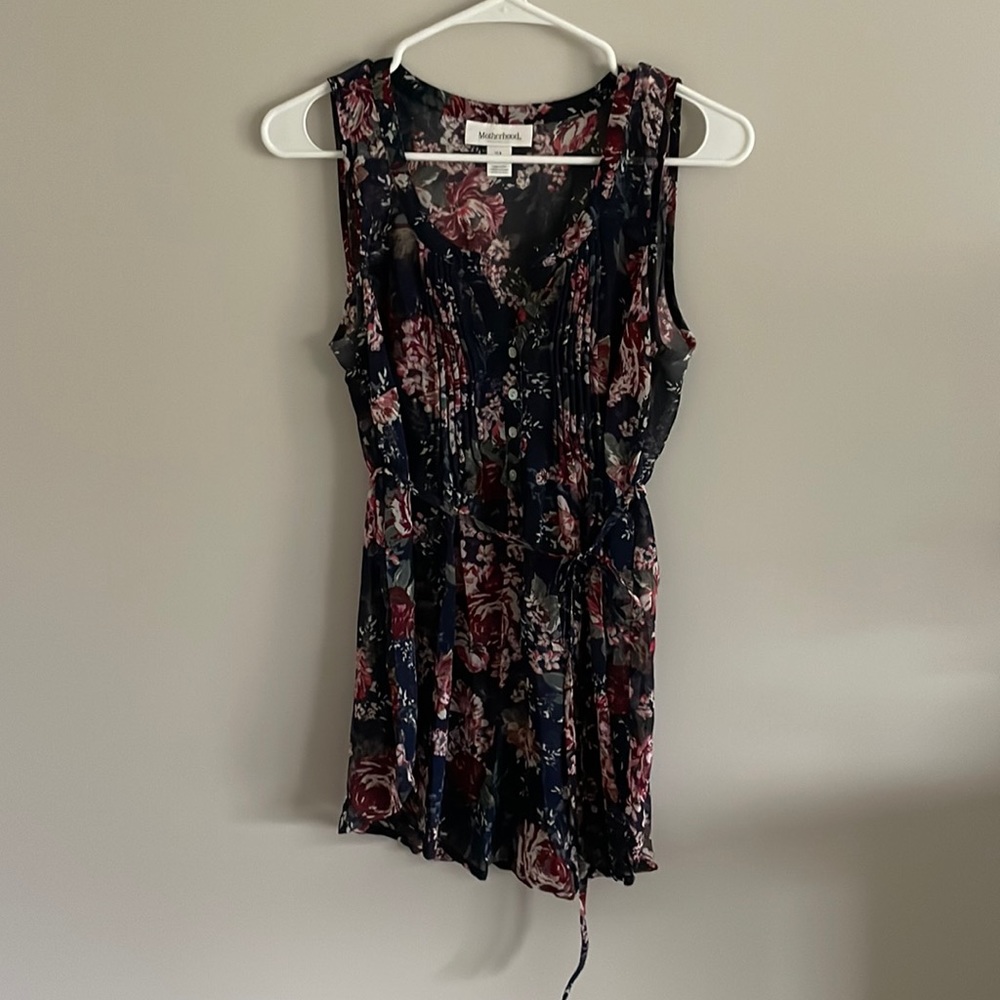Motherhood Maternity navy floral blouse. Like new condition. Size S